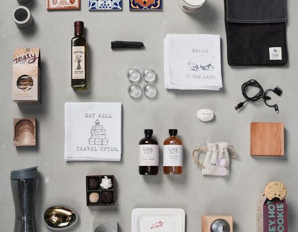 Featured Startup Pitch: Loop & Tie - Curated gift collections for corporate giving